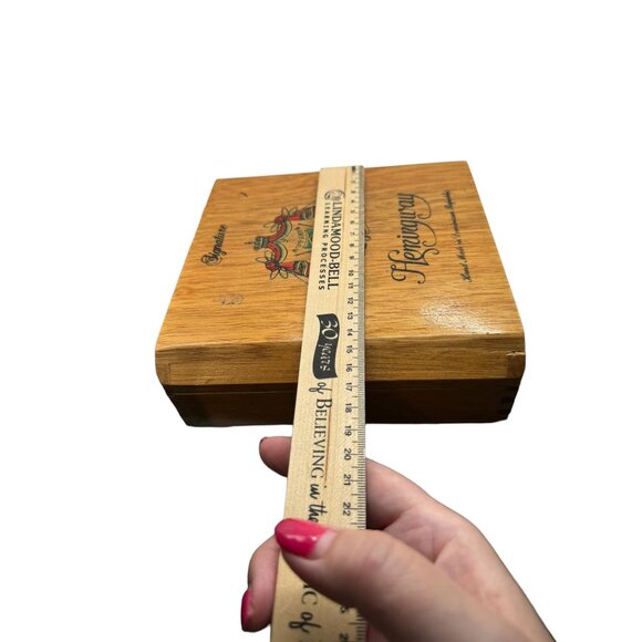 Hemingway Handmade Cigar Box - Signature Reserva Especial - Fancy Wood Stash Box - Picture 4 of 9